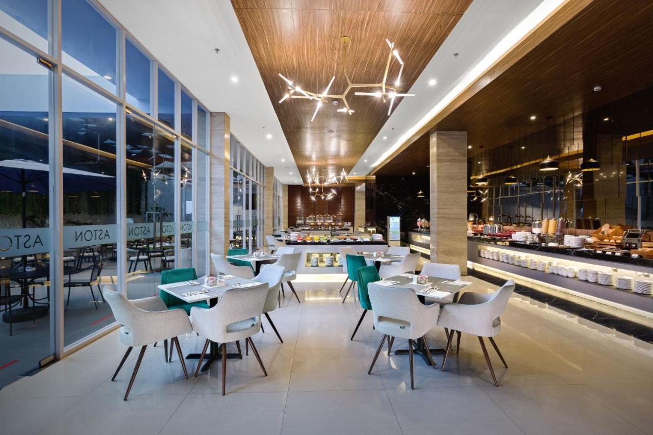Aston Sidoarjo City Hotel & Conference Center Exterior foto